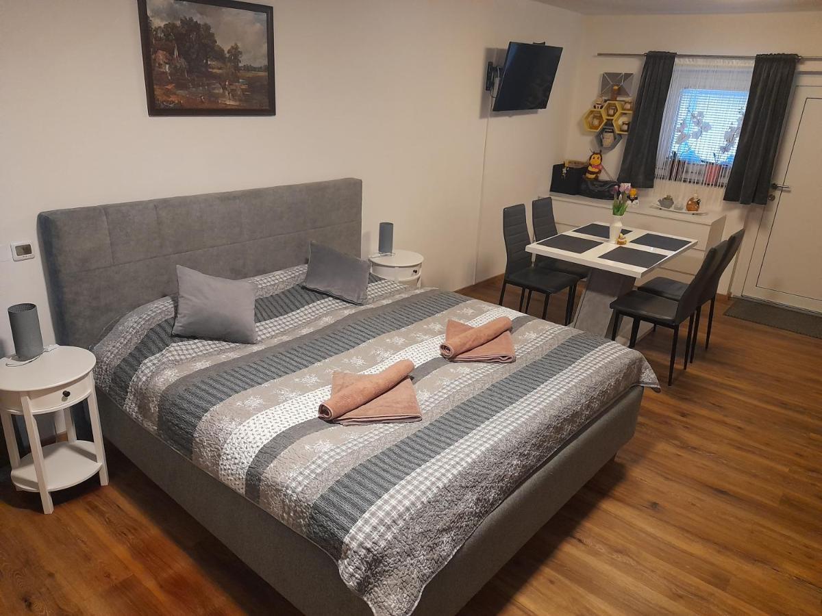 Honey Apartment Лендава Екстер'єр фото
