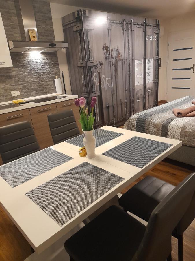 Honey Apartment Лендава Екстер'єр фото