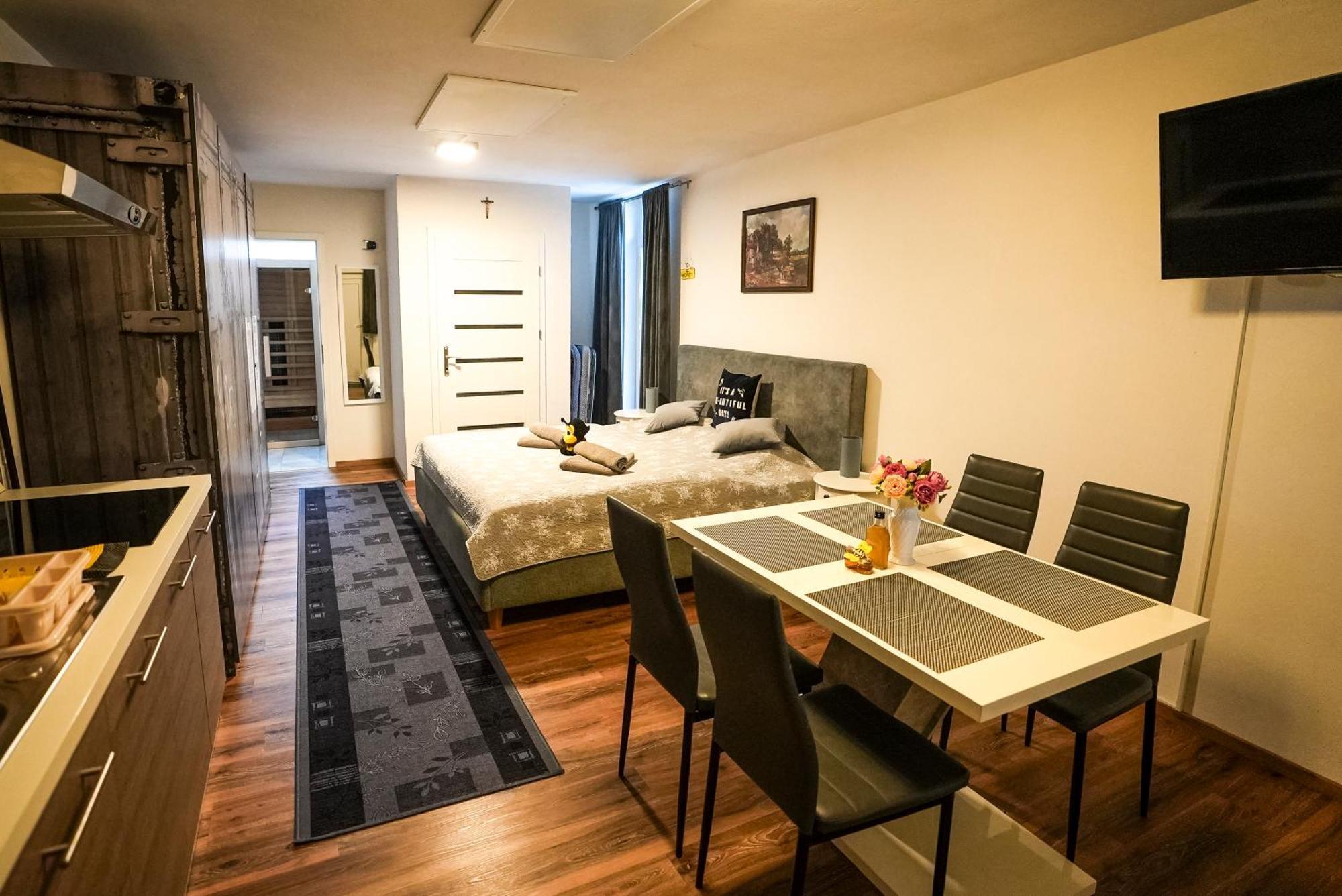 Honey Apartment Лендава Екстер'єр фото