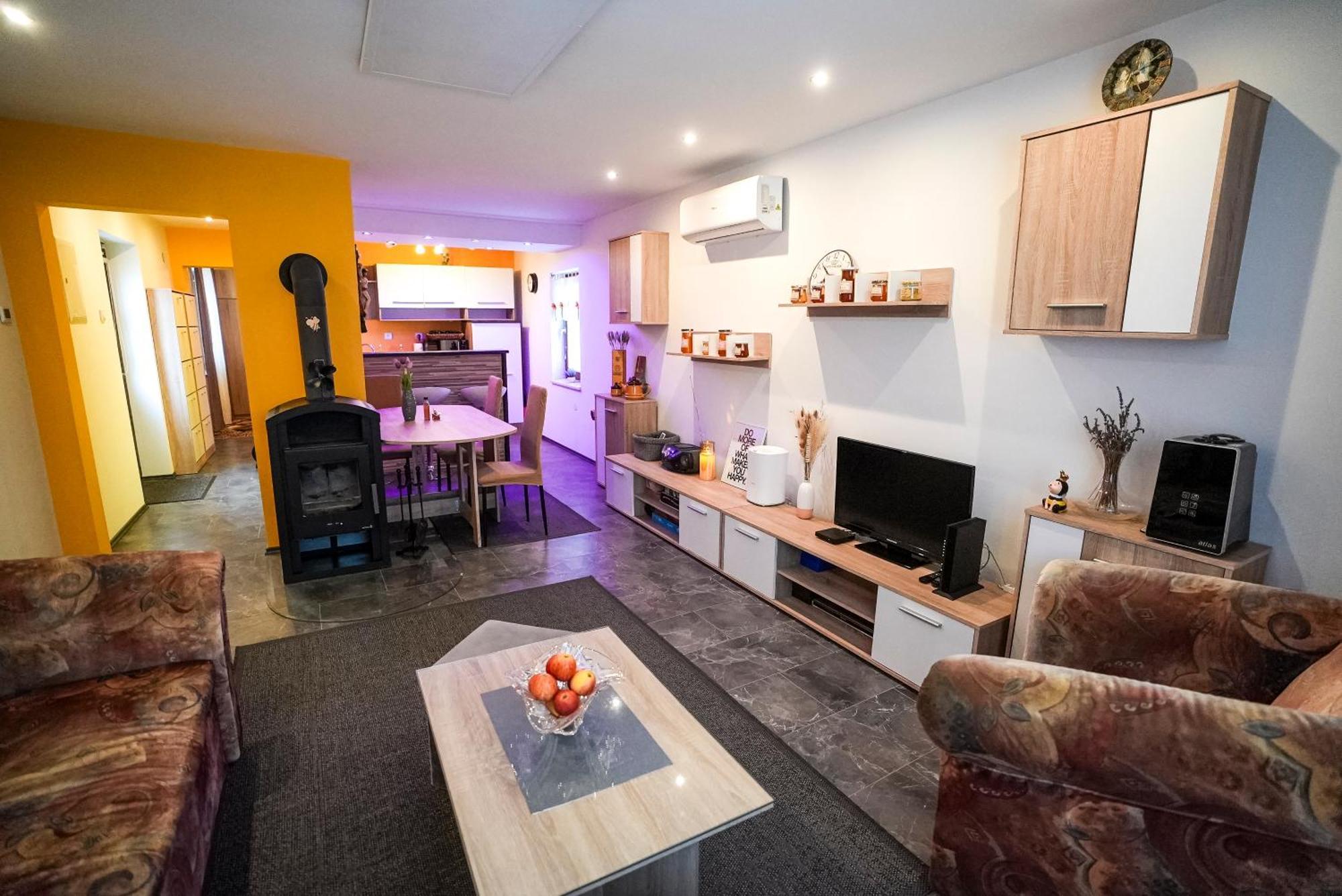 Honey Apartment Лендава Екстер'єр фото