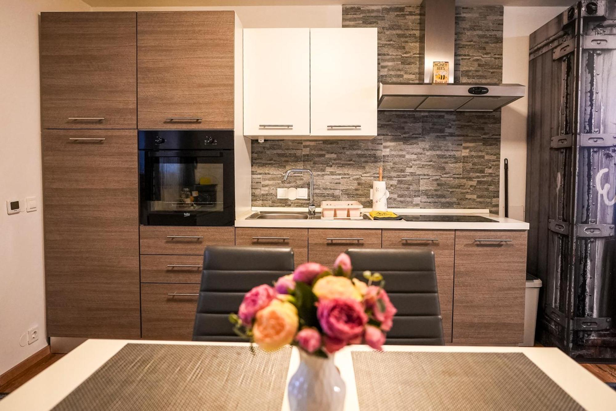 Honey Apartment Лендава Екстер'єр фото